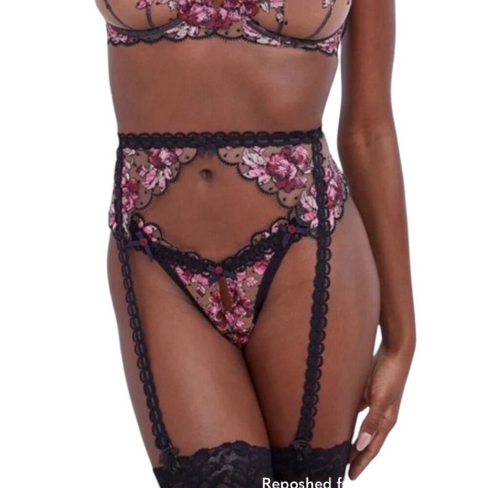 NWT FOR LOVE & LEMONS Juliet Floral Black/Pink Lace Garter Size XXS Lingerie
